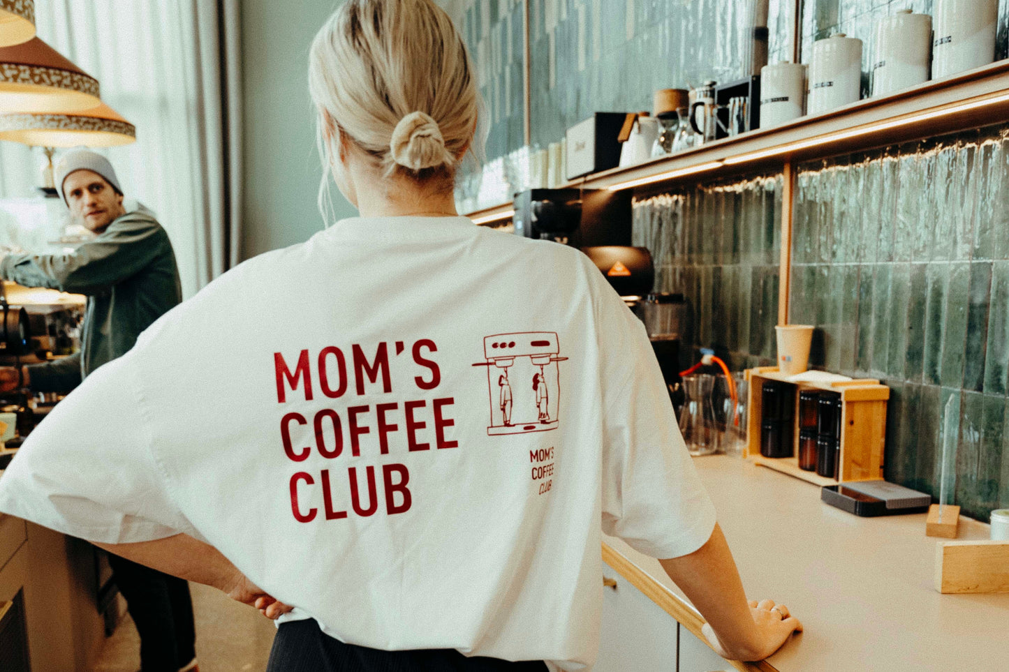 T-SHIRT MOMCLUB x Rehorik